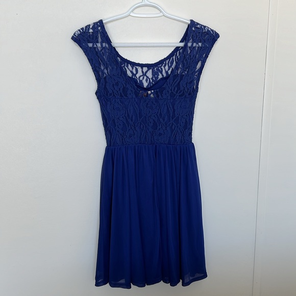 Eyeshadow Dress Blue Lace Small - Picture 2 of 4